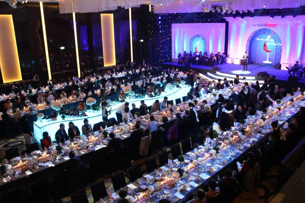 jm-long-table-banquet-setup-grand-ballroom.webp