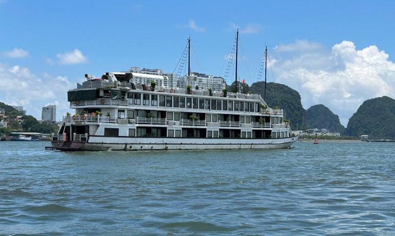 Timeless experience on Lan Ha Bay