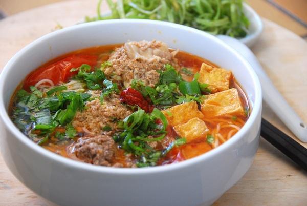 Fresh crab noodle soup